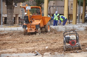 Trabajadores en una obra de construcción en Melilla