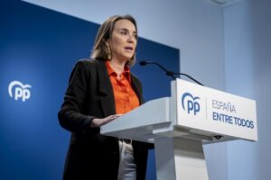 Cuca Gamarra del PP en rueda de prensa sobre querella electoral