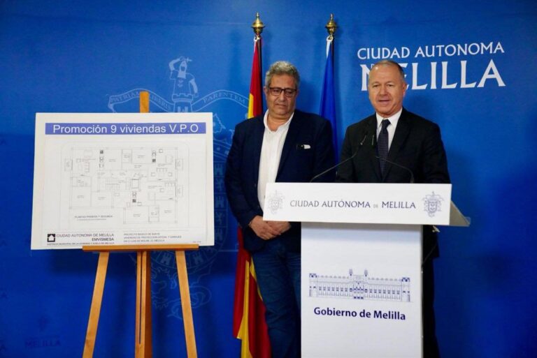 Presentación de la promoción de viviendas por el consejero Miguel Marín en Melilla