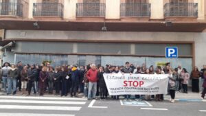 Protesta de profesores en Melilla contra la violencia escolar
