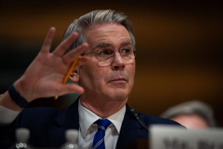 El secretario del Tesoro de Estados Unidos durante una entrevista