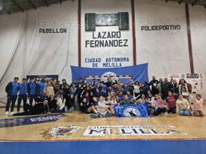 Celebración del equipo de balonmano Maravilla Melilla tras una victoria