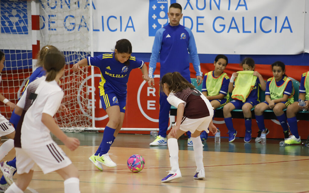 Jugadoras de fútbol sala sub-10 de Melilla en un partido
