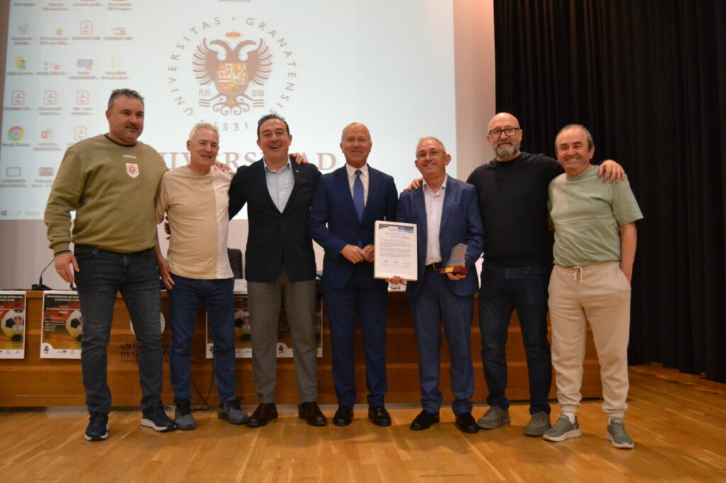 Entrega del Galardón 2026 a Vicky en un acto emotivo