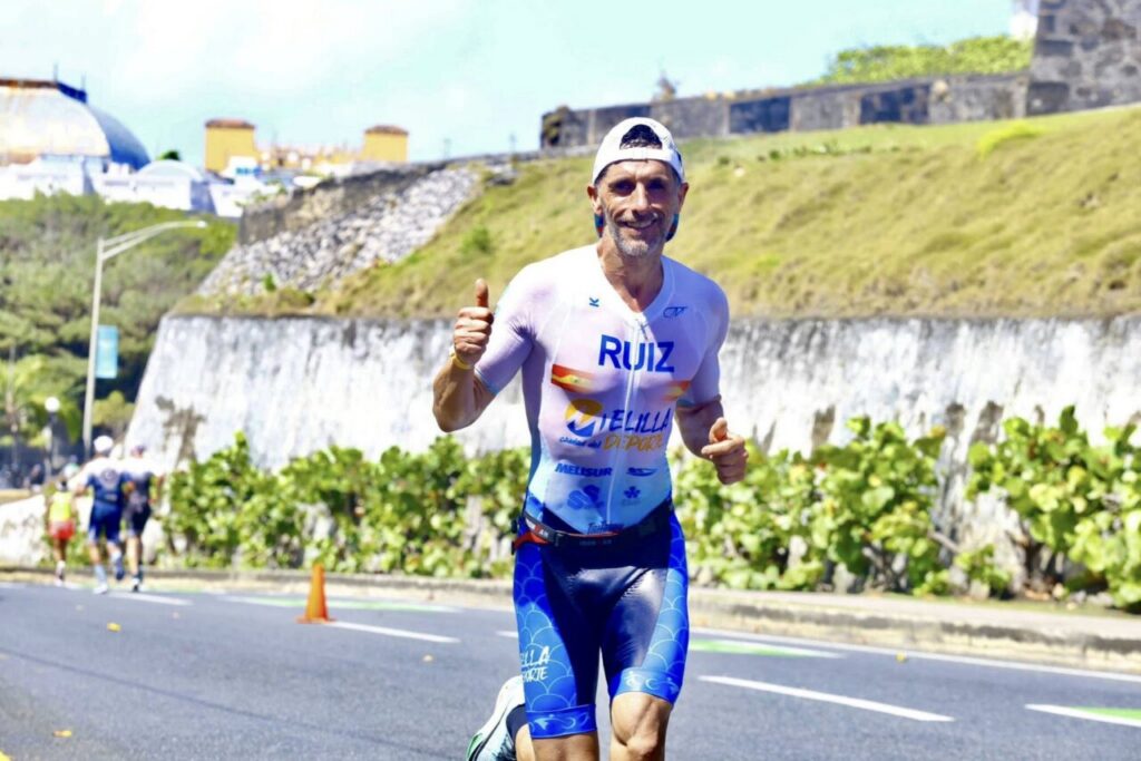 Luismi Ruiz compitiendo en el IRONMAN 70.3 de Puerto Rico