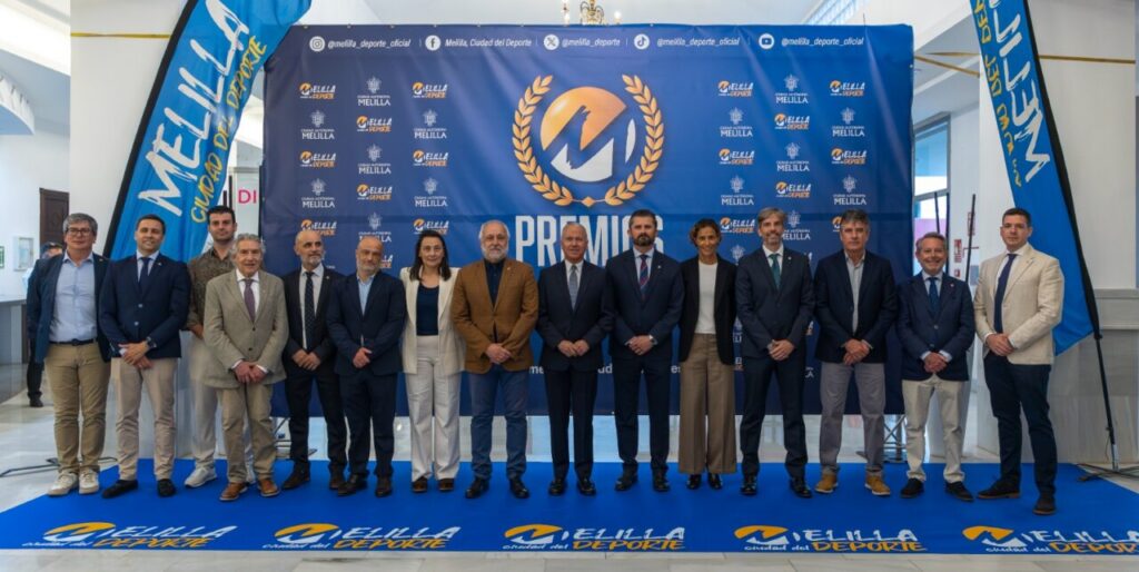 Entrega de premios a deportistas en Melilla con autoridades presentes