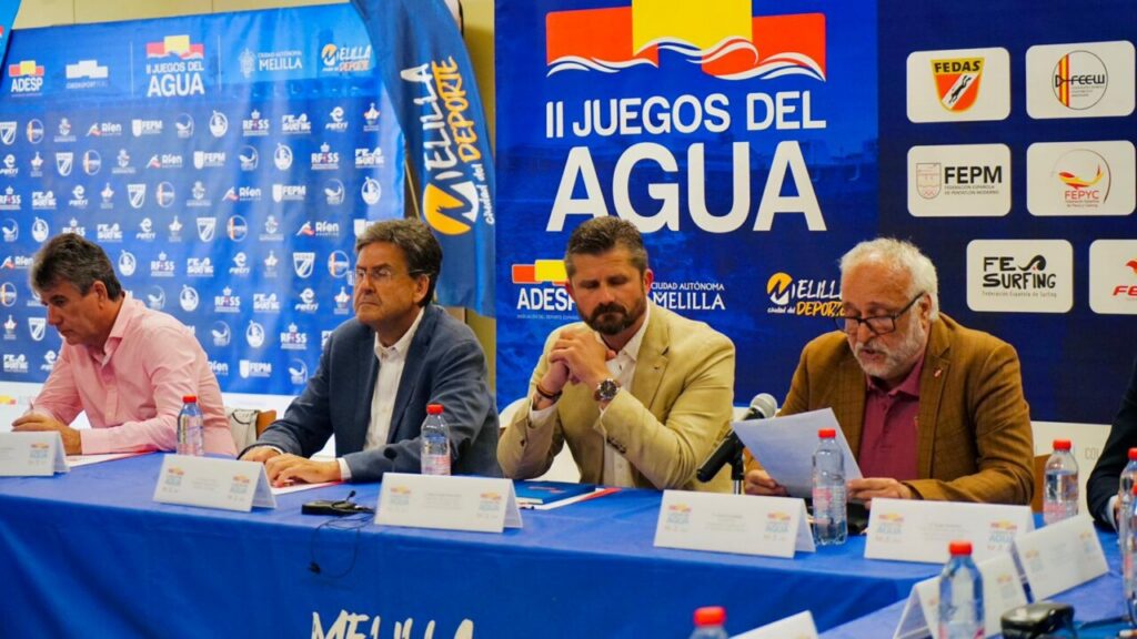 Mesa de discusión en el IV Simposio de Federaciones de Deportes de Agua en Melilla