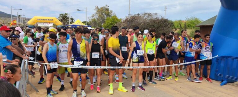 Participantes listos para la Carrera-Caminata por las Enfermedades Raras en Melilla.