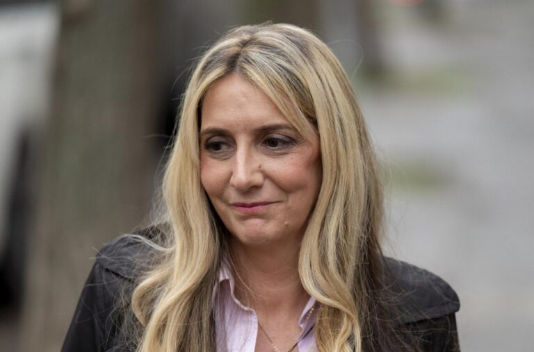 Claudia Montes durante su testimonio en el juicio sobre Logirail