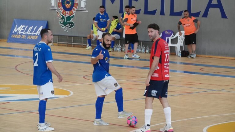 Jugadores de fútbol sala del Nueva Era Melilla en la cancha