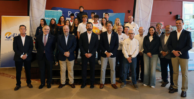 Ceremonia de entrega de premios del Campeonato de España de Ilca6 en Melilla.