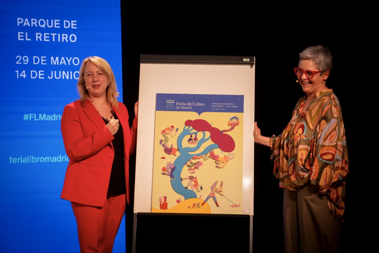 Presentación del cartel de la Feria del Libro de Madrid 2026 con dos mujeres