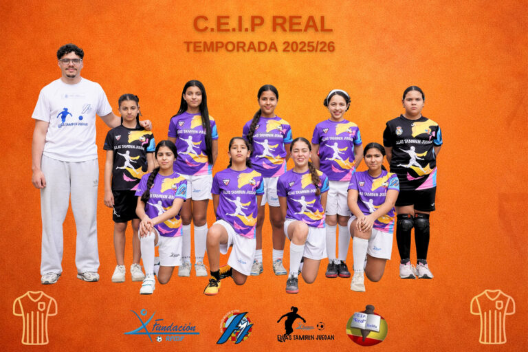 Equipo de fútbol femenino del CEIP Real en la Liga Escolar