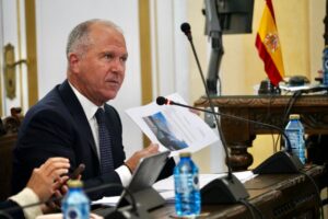 Reunión del Gobierno local de Melilla discutiendo mociones del PSOE