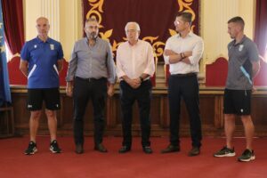 Reunión de la U.D. Melilla con directivos y presidente