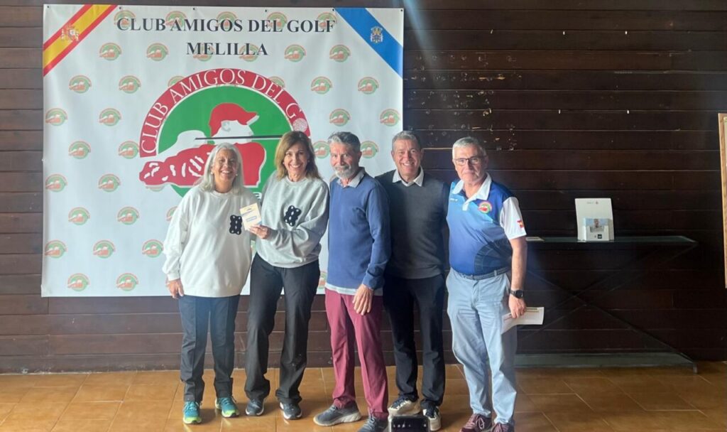 Participantes de la Liga 2026 de Golf en Melilla durante la entrega de premios
