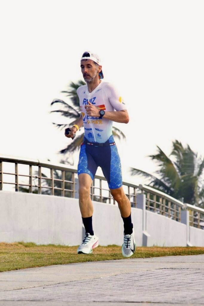 Luismi Ruiz corriendo en el IRONMAN 70.3 de Puerto Rico