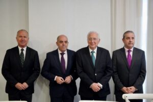 Miguel Marín y otros funcionarios en una reunión sobre autónomos en Melilla