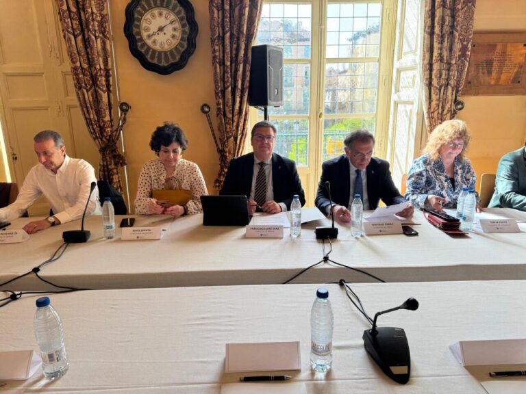 Reunión de la Asamblea de la Red de Juderías en Segovia con representantes de Melilla.