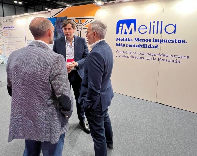 Representantes de Melilla en el stand de INTERAZAR en IFEMA