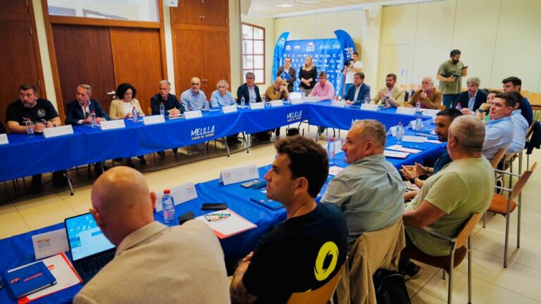 Reunión del IV Simposio de Federaciones de Deportes de Agua en Melilla