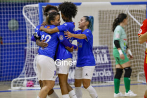 Jugadoras del Melilla Torreblanca celebrando un gol en el partido
