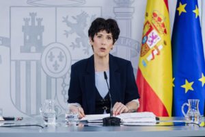 La ministra Elma Saiz durante una rueda de prensa sobre migración.