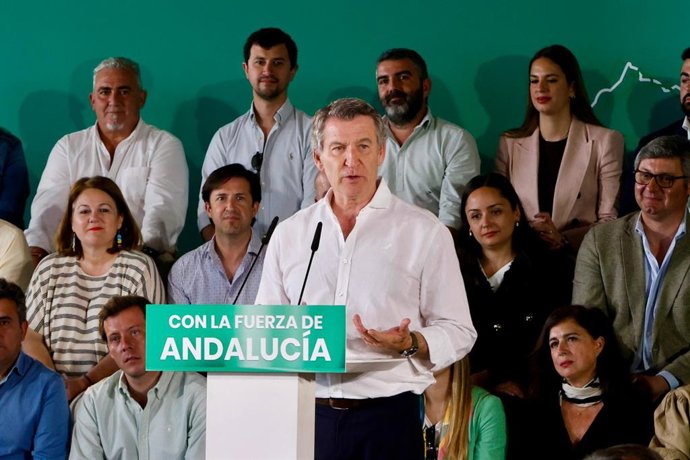 Alberto Núñez Feijóo hablando en un evento del Partido Popular en Andalucía