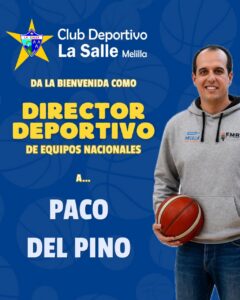 Paco del Pino con balón de baloncesto en presentación como director deportivo