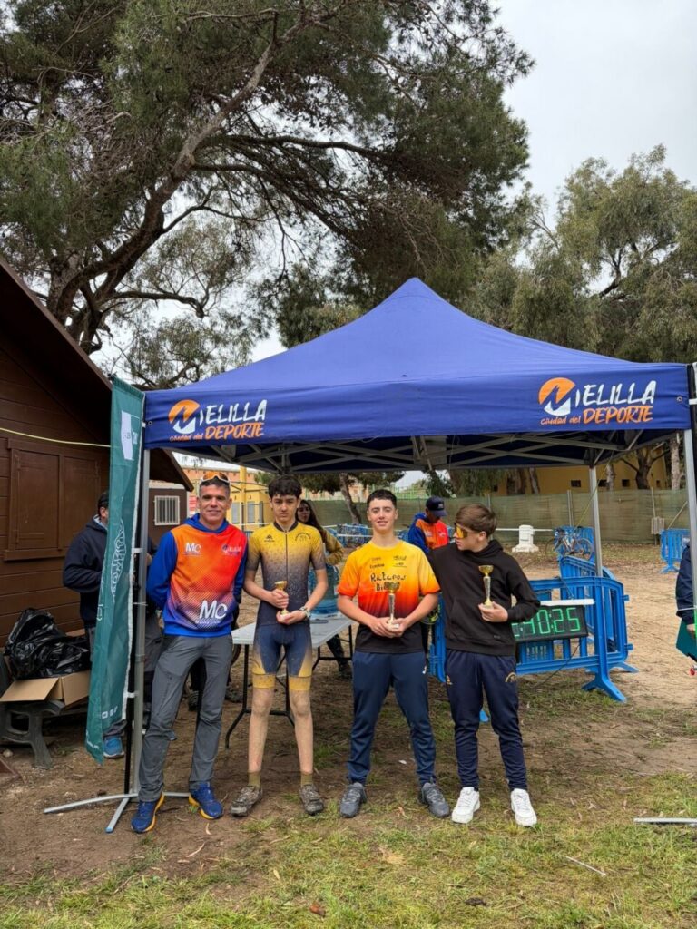 Cuatro ciclistas en el podio del Trofeo UNED Melilla de BTT
