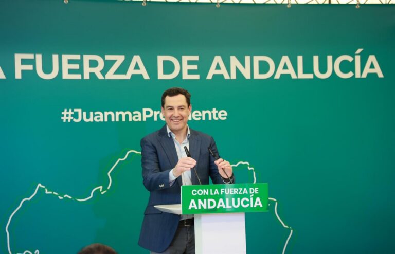 Juanma Moreno en un evento de campaña electoral en Andalucía