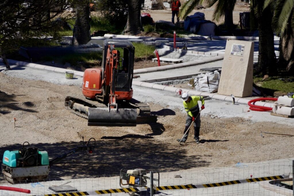 Obras de remodelación en la Plaza de España en Melilla