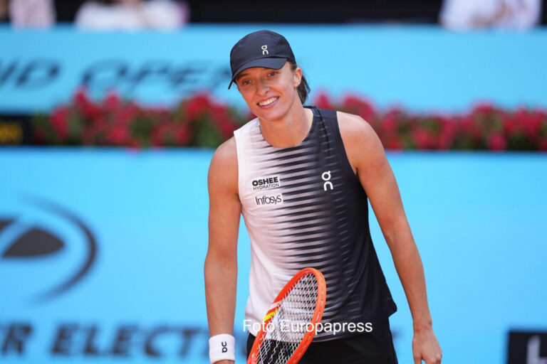Tenista sonriente en la Caja Mágica durante el Mutua Madrid Open 2026
