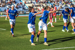 Jugadores de la U.D. Melilla celebrando un gol en el estadio