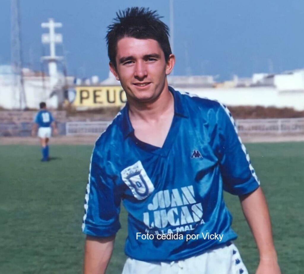 Luis Mariano Huertas, conocido como Vicky, en el campo de fútbol.