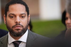 Ignacio Garriga de Vox hablando sobre Begoña Gómez y la justicia