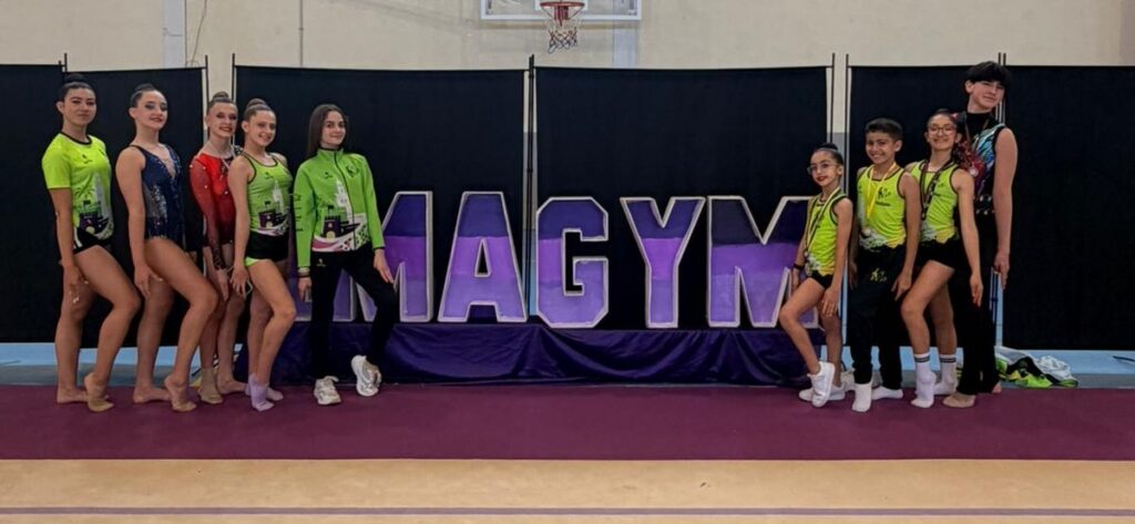 Gimnastas del Club Ágora en competición en Andalucía