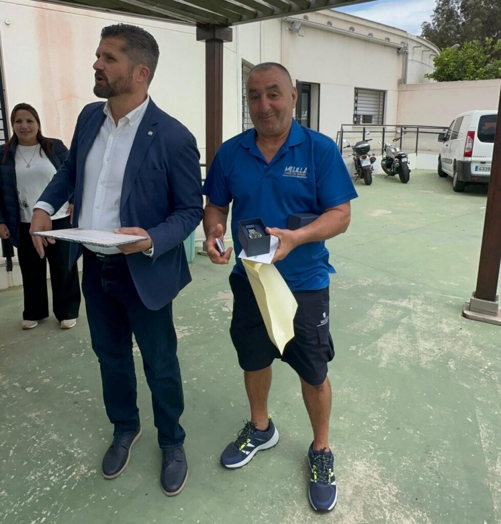 Homenaje a Bussi, oficial de instalaciones deportivas en Melilla