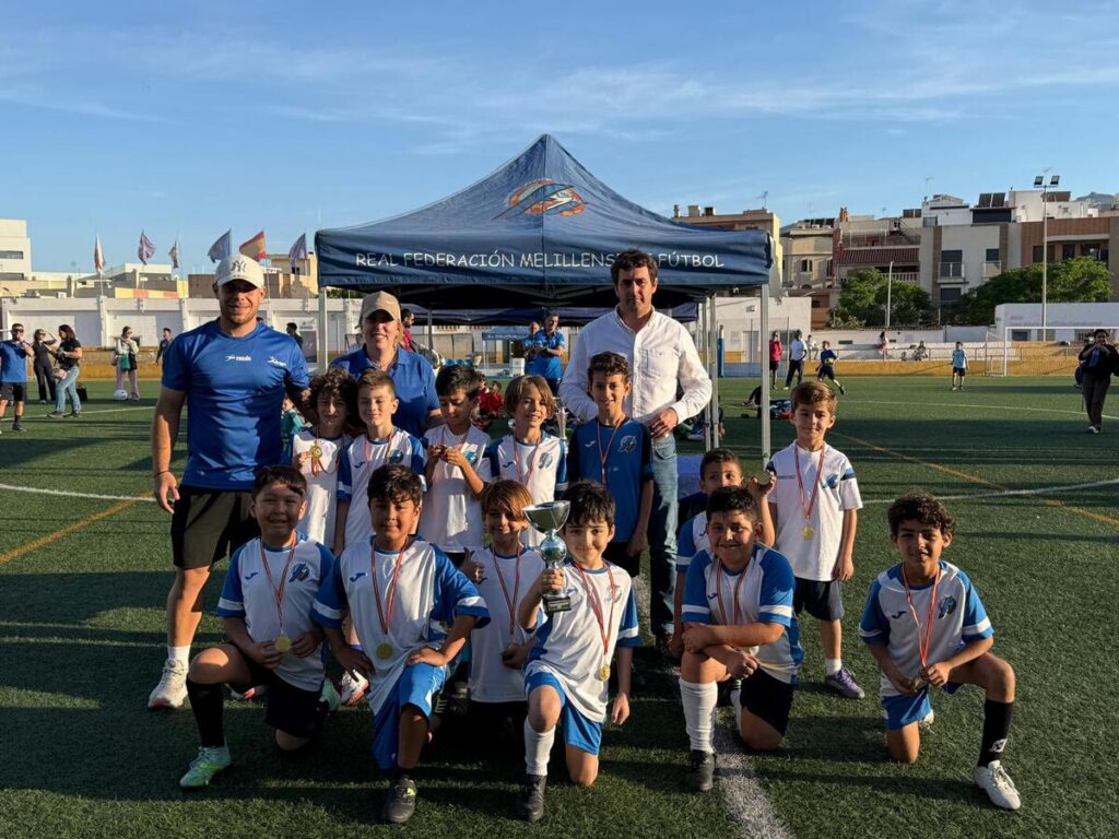 Niños celebrando en el Torneo Escuelas de Fútbol en La Espiguera