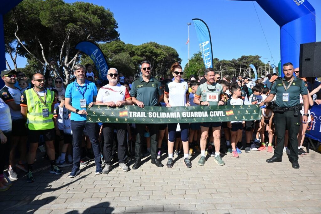 Participantes en la IV Trail Solidaria de la Guardia Civil en Melilla