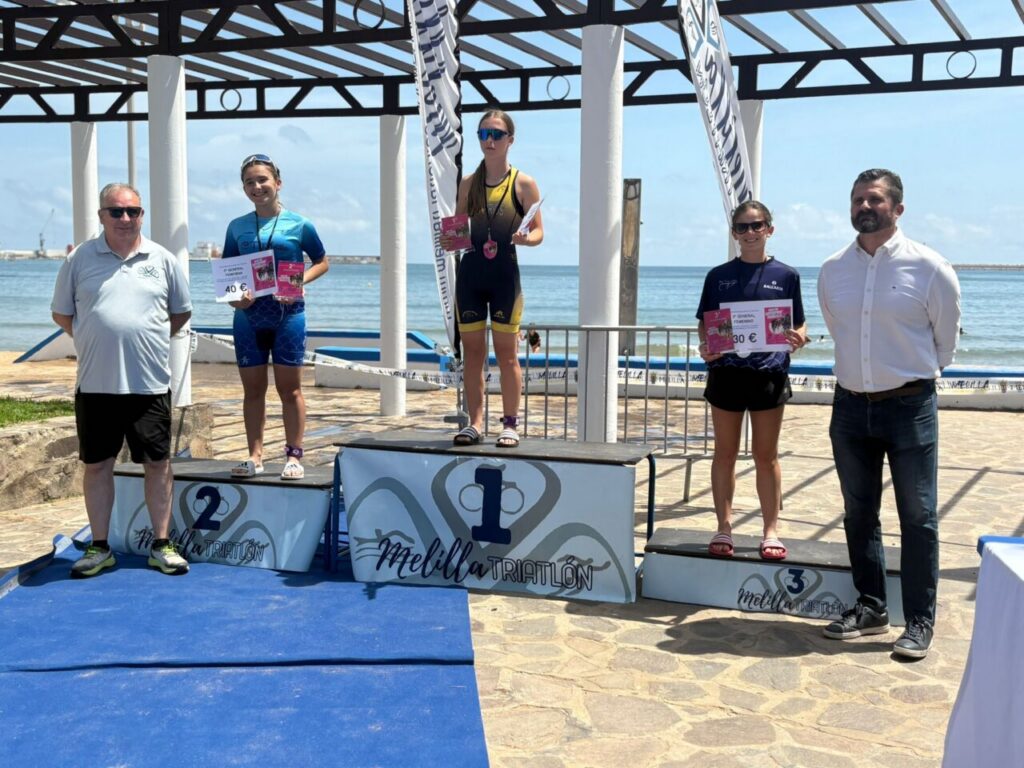 Ganadores del Triatlón Supersprint Trimelilla en el podio