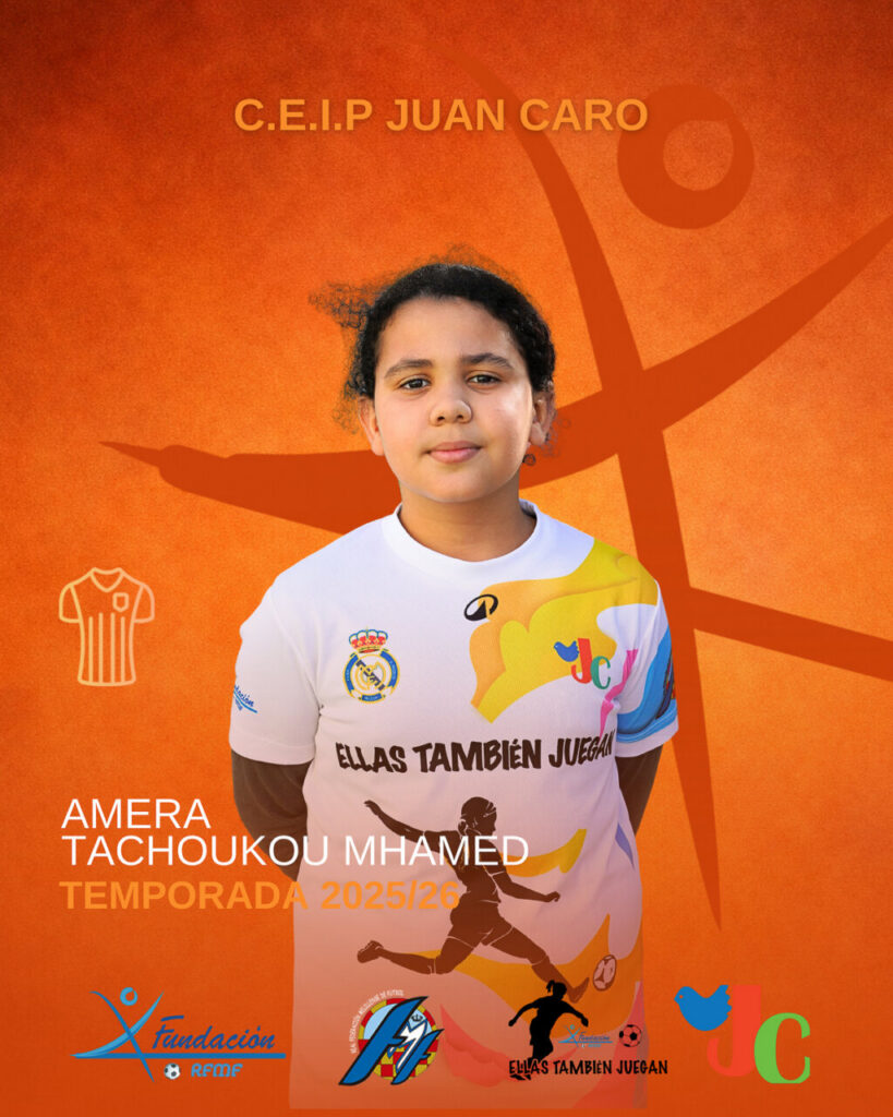 Niña con camiseta deportiva en el CEIP Juan Caro