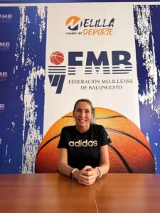 Ana Mónica Rodríguez sonriente en su nuevo rol en la Federación Melillense de Baloncesto
