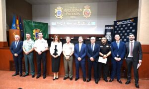 Autoridades civiles y militares en el Día de la Seguridad Privada 2026