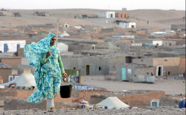 Mujer saharaui en el campamento de refugiados de Tinduf