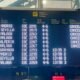 Pantalla de salidas del aeropuerto de Melilla con vuelos cancelados