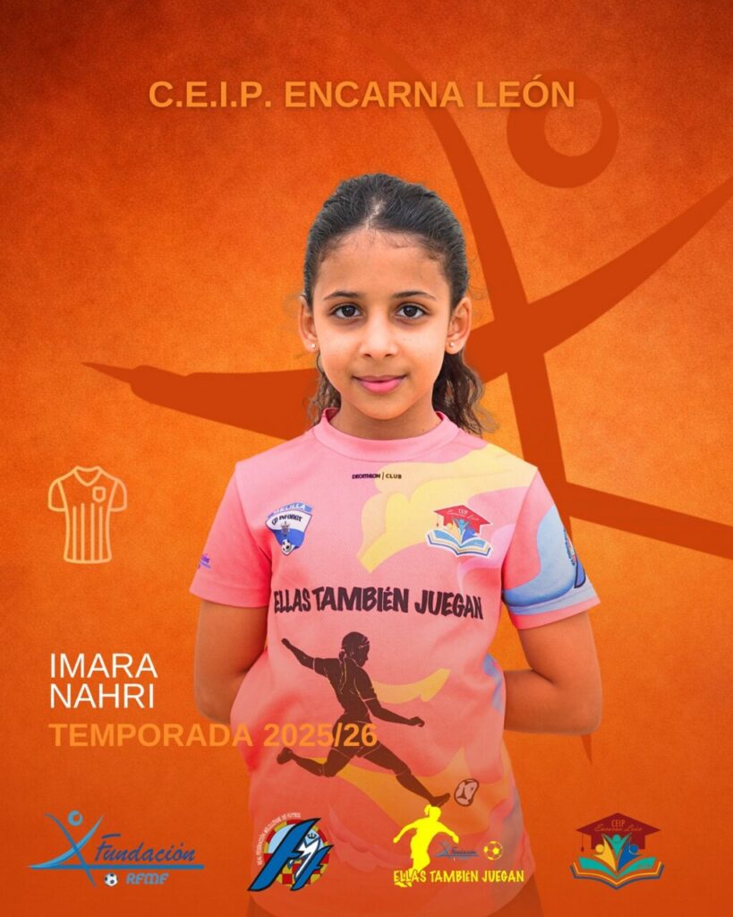 Niña con camiseta de fútbol del CEIP Encarna León, Imara Nahri