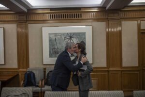 Fernando Clavijo y Mónica García en reunión sobre crucero afectado por hantavirus