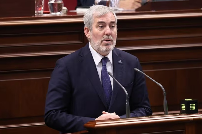 Fernando Clavijo durante una intervención en el Parlamento de Canarias