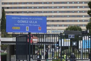 Entrada del Hospital Central de la Defensa Gómez Ulla en Madrid